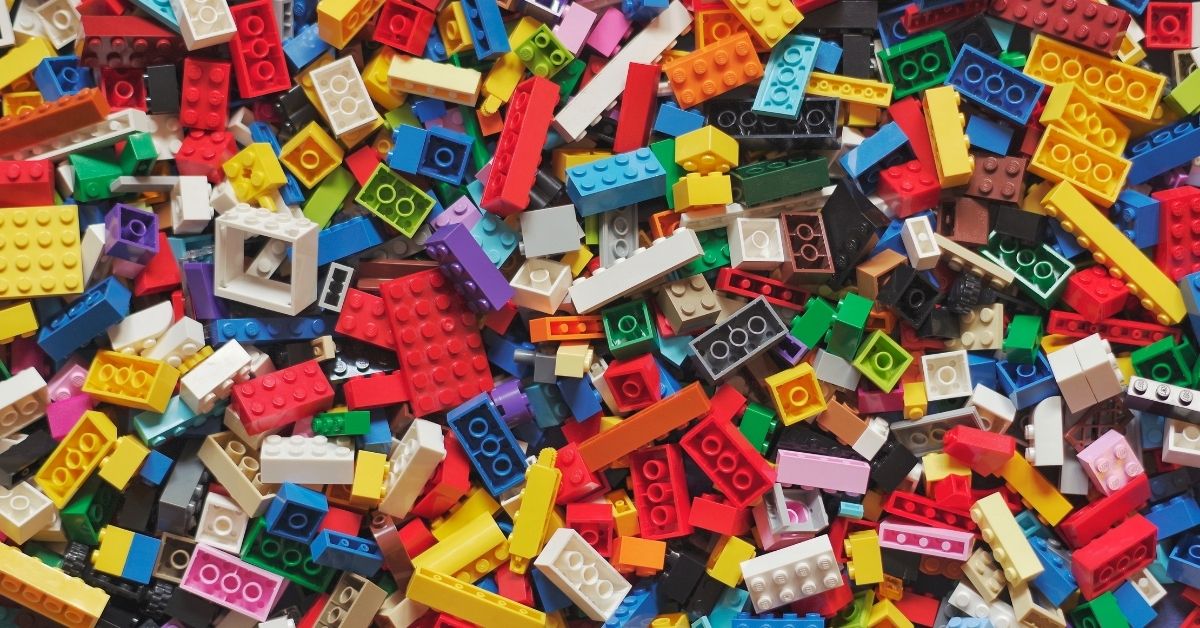 a pile of lego pieces
